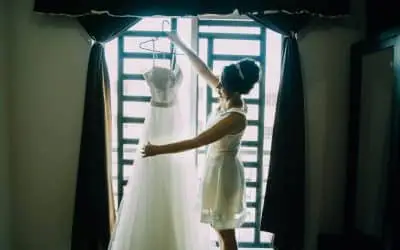 How to Hang a Wedding Dress for Photos?