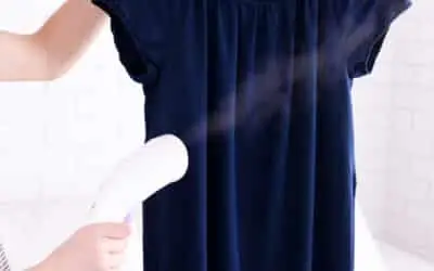 How to Get Wrinkles Out of Graduation Gown in Chicago?