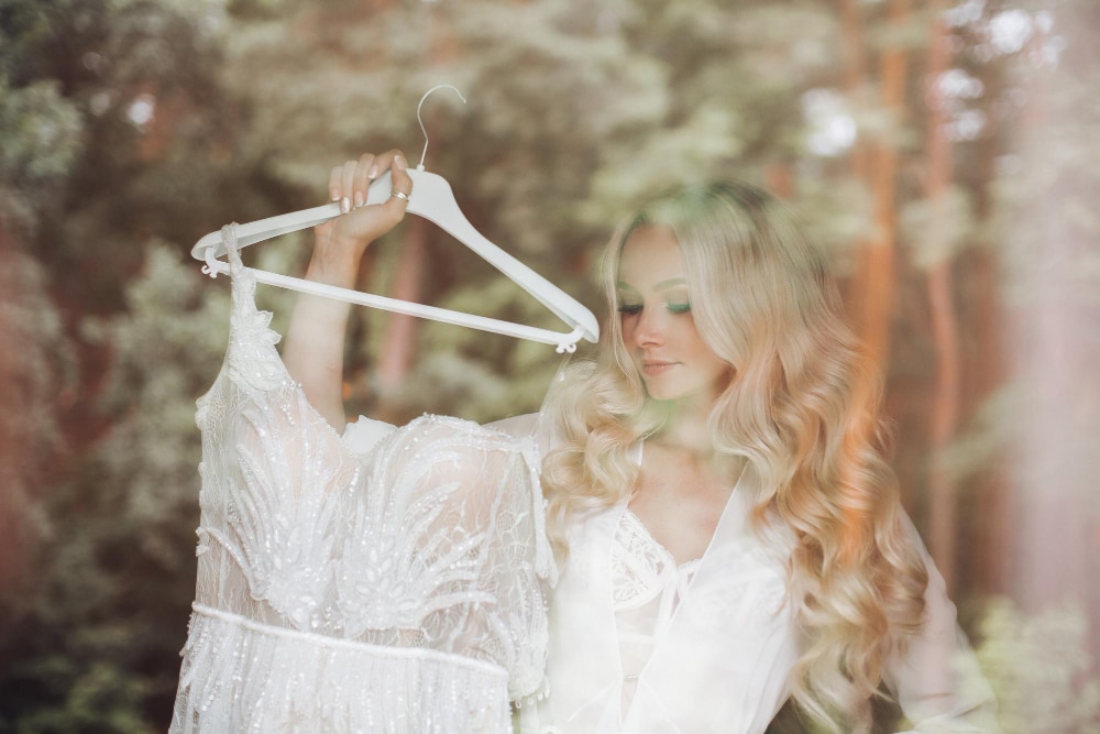 How to Hang Wedding Dress for Photos
