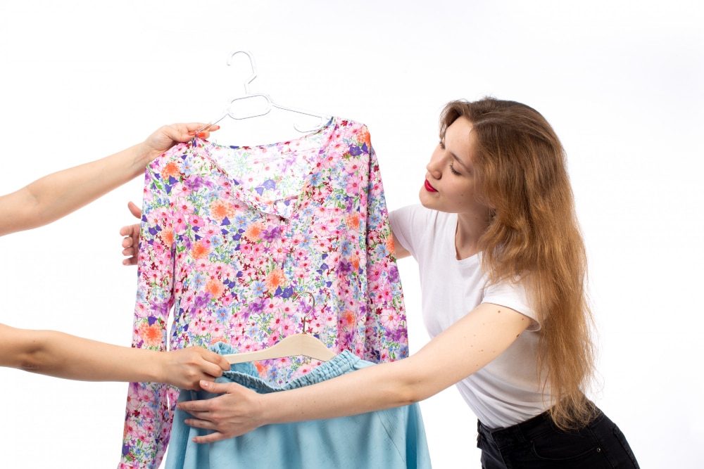 How to Hang a Strapless Dress Without Damaging It