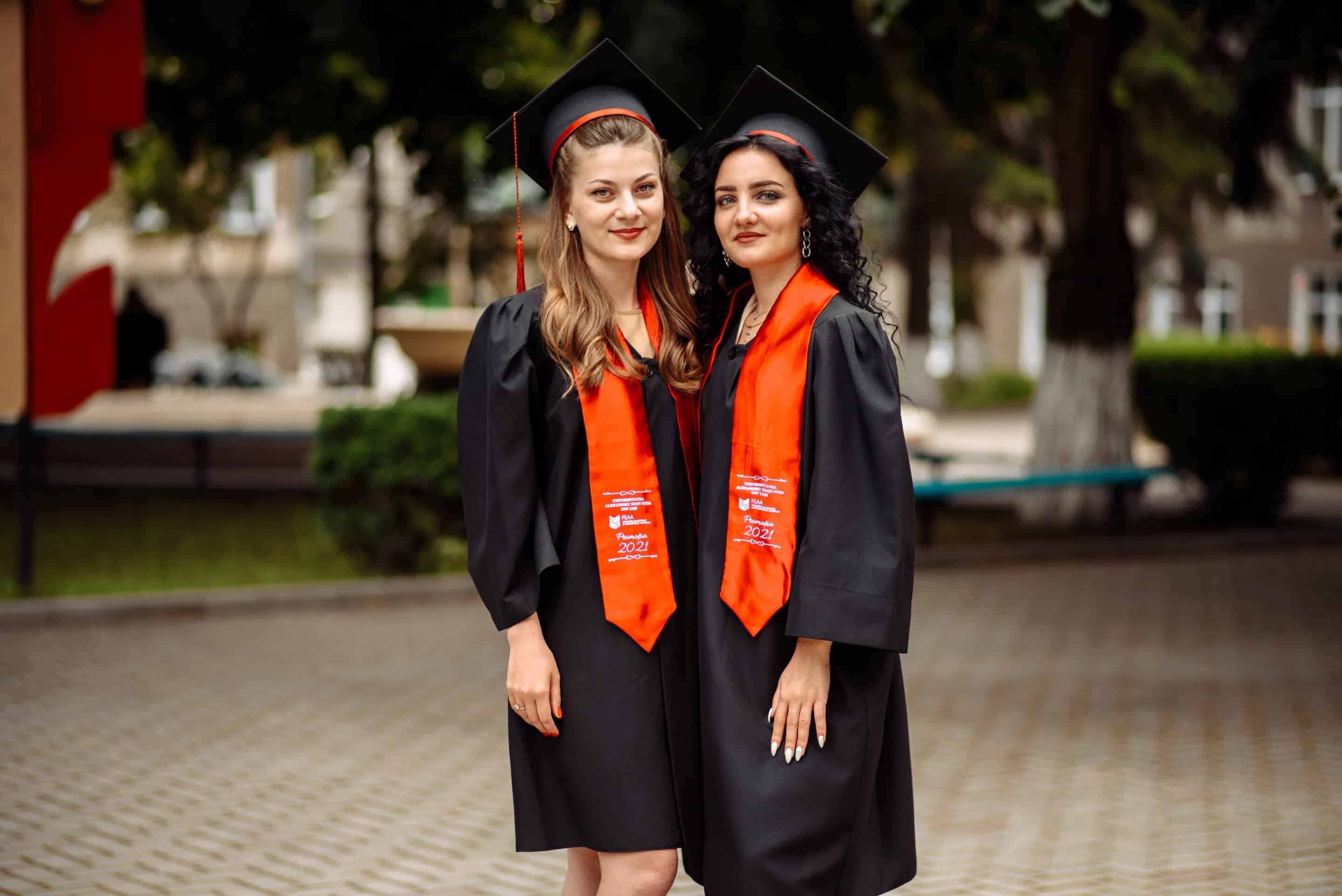 How to Wash a Graduation Gown in Naperville? 1 How to wash a graduation gown in Naperville