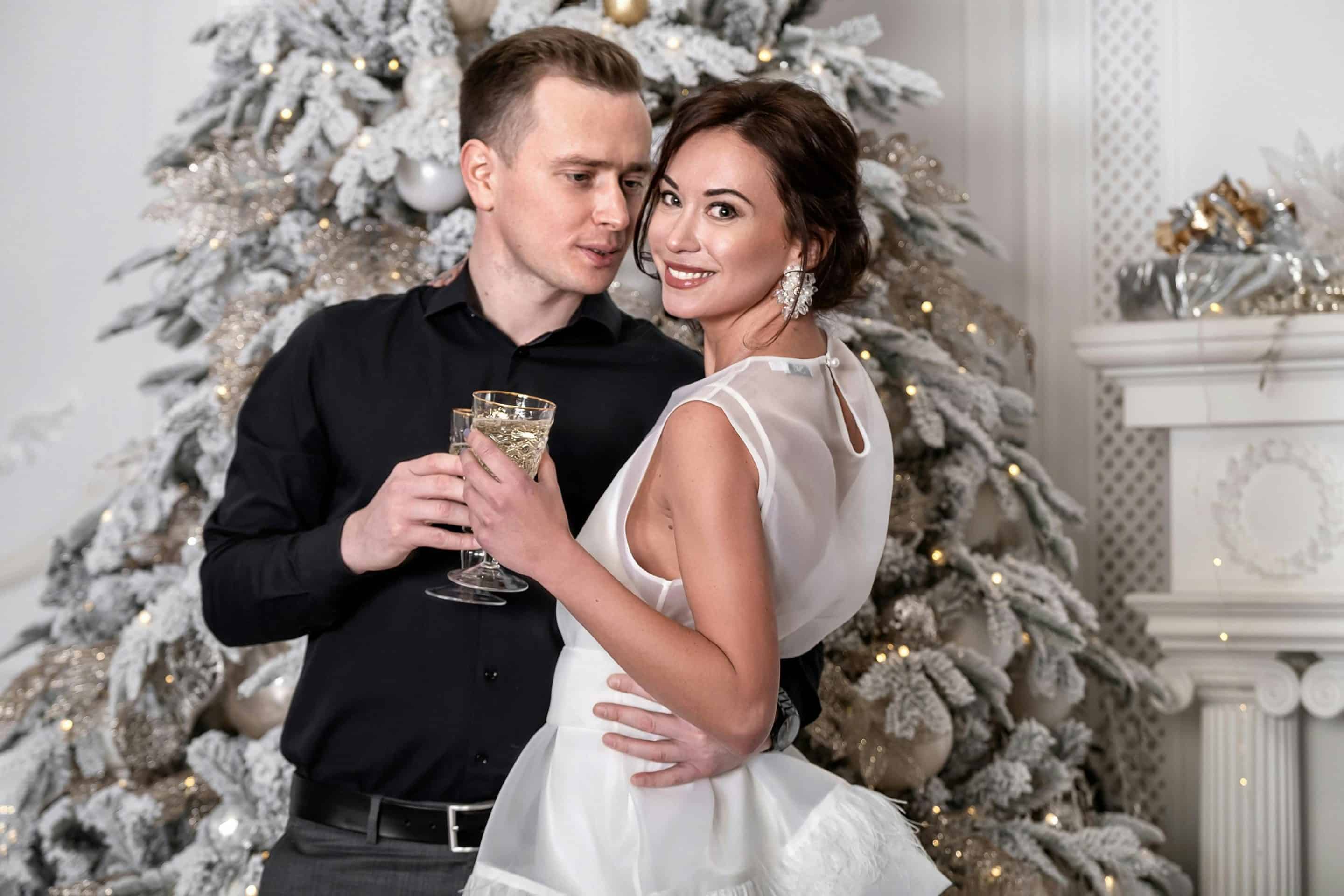 Post-Holiday Engagement Here's Your Wedding Dress Timeline